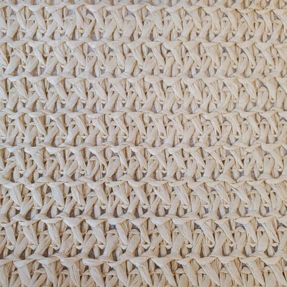 Perfectly Posh Large Straw Tote Beach Bag w/ Pom Poms. Plus a Beach Towel. - Picture 5 of 6